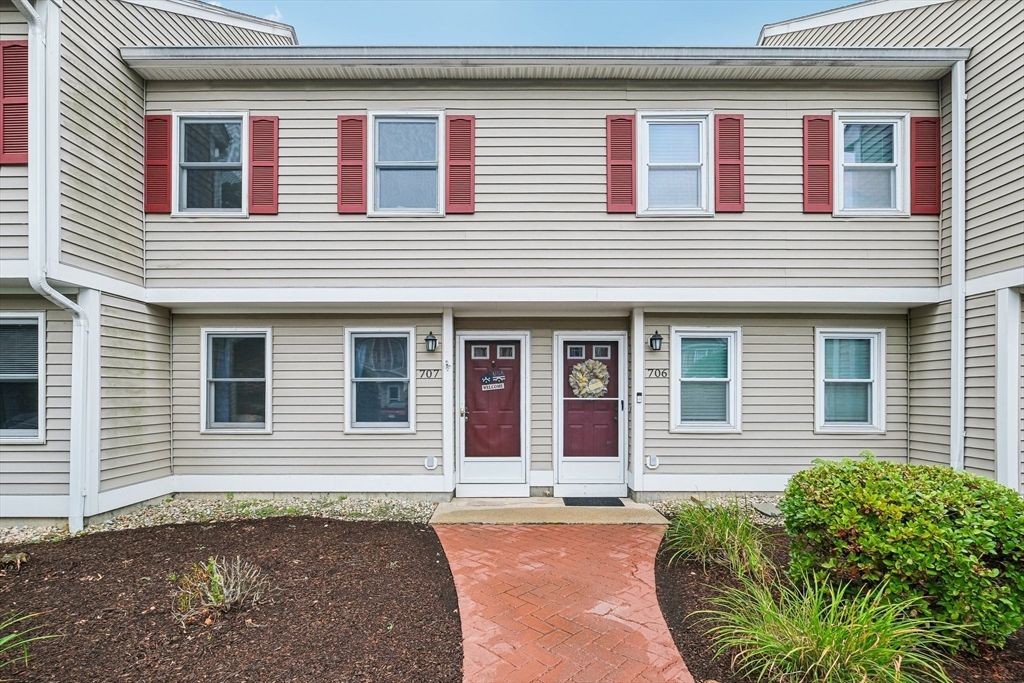 707 Brookline Way 707, Rockland, MA 02370