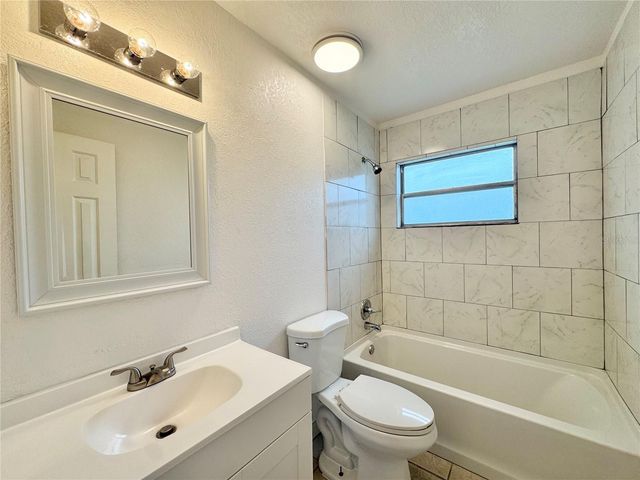2559 ELM AVENUE, Lake Wales, FL 33898