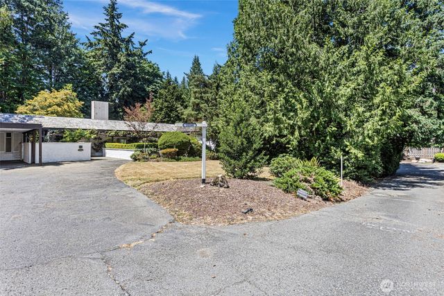 10260 Kaylen PL, Bellevue, WA 98004