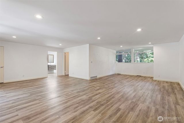 10260 Kaylen PL, Bellevue, WA 98004
