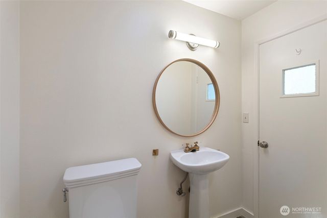 10260 Kaylen PL, Bellevue, WA 98004