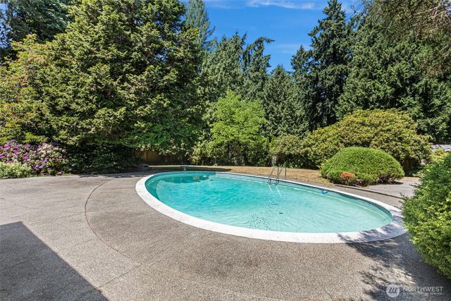10260 Kaylen PL, Bellevue, WA 98004
