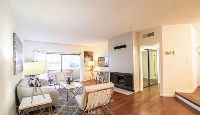 11820 Mayfield 317, Los Angeles, CA 90049