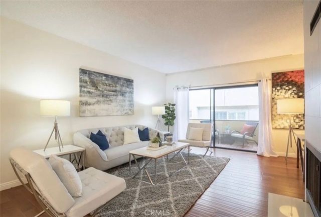11820 Mayfield 317, Los Angeles, CA 90049