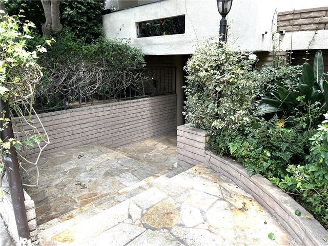 11820 Mayfield 317, Los Angeles, CA 90049