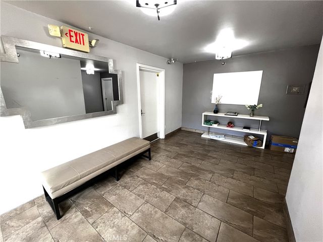 11820 Mayfield 317, Los Angeles, CA 90049
