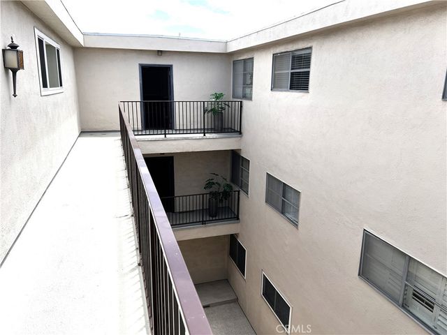 11820 Mayfield 317, Los Angeles, CA 90049
