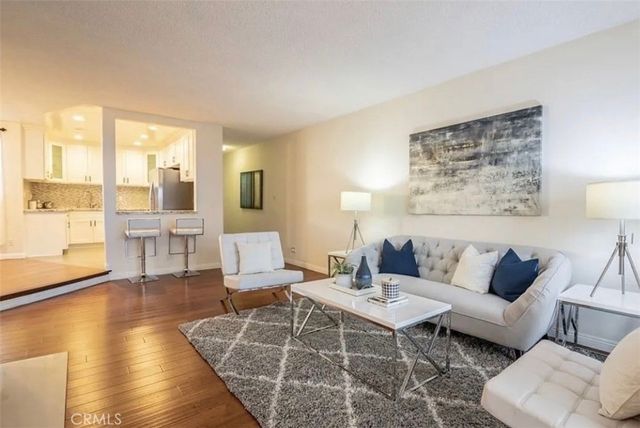 11820 Mayfield 317, Los Angeles, CA 90049