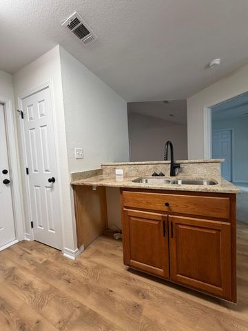 420 E Williams Avenue, Crestview, FL 32539