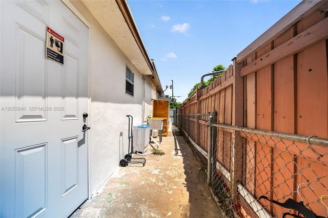 7151 SW 42nd Street, Miami, FL 33155