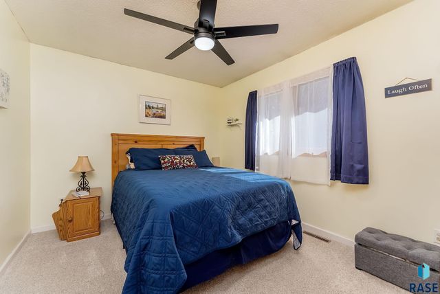 5501 W Clay St Street, Sioux Falls, SD 57106