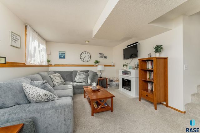 5501 W Clay St Street, Sioux Falls, SD 57106