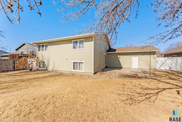 5501 W Clay St Street, Sioux Falls, SD 57106