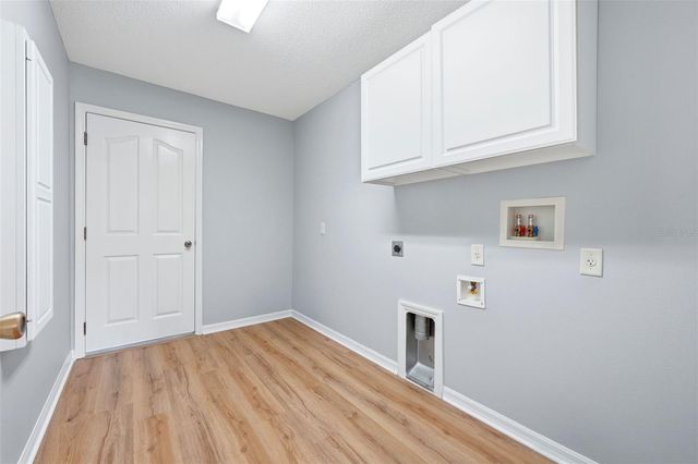 2454 MORVEN PARK WAY, The Villages, FL 32162