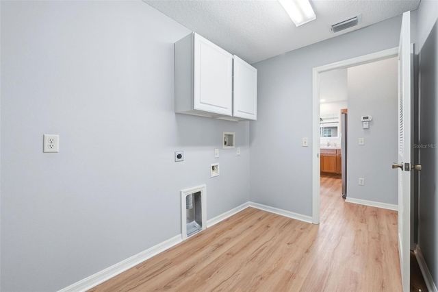 2454 MORVEN PARK WAY, The Villages, FL 32162