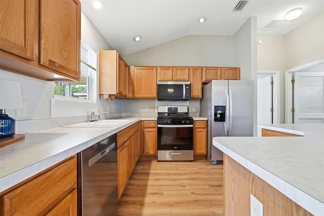 2454 MORVEN PARK WAY, The Villages, FL 32162