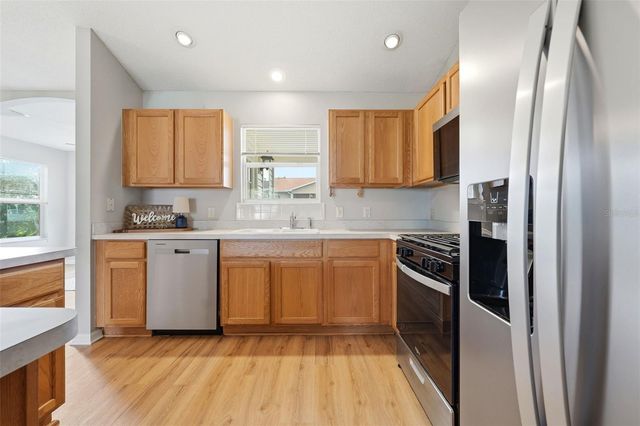 2454 MORVEN PARK WAY, The Villages, FL 32162