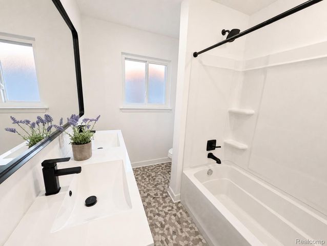 1561 Nottingham Drive, Madison Heights, MI 48071
