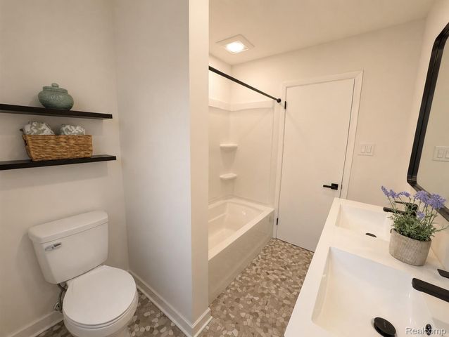 1561 Nottingham Drive, Madison Heights, MI 48071