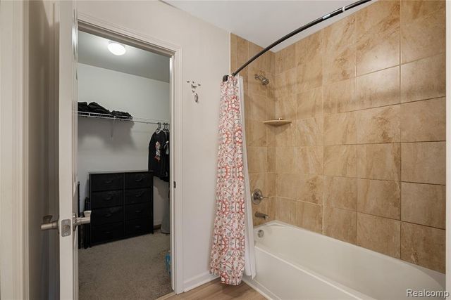 6709 Maplelawn Drive, Ypsilanti, MI 48197