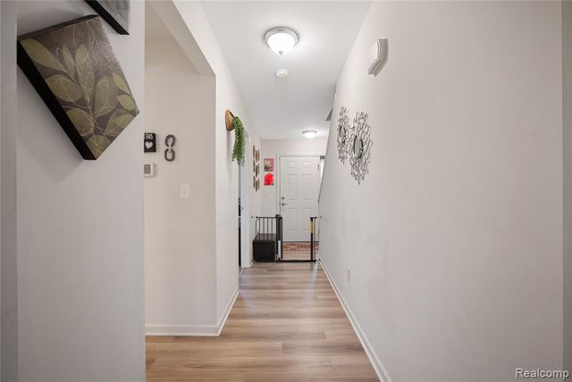 6709 Maplelawn Drive, Ypsilanti, MI 48197