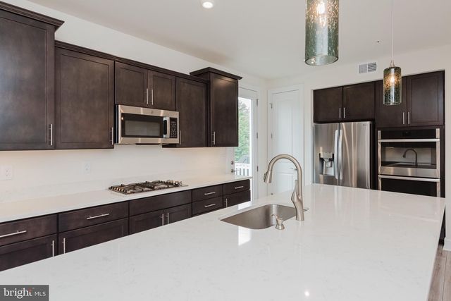 8375 AMBER BEACON CIR, Millersville, MD 21108