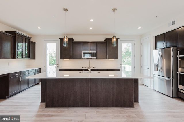 8375 AMBER BEACON CIR, Millersville, MD 21108