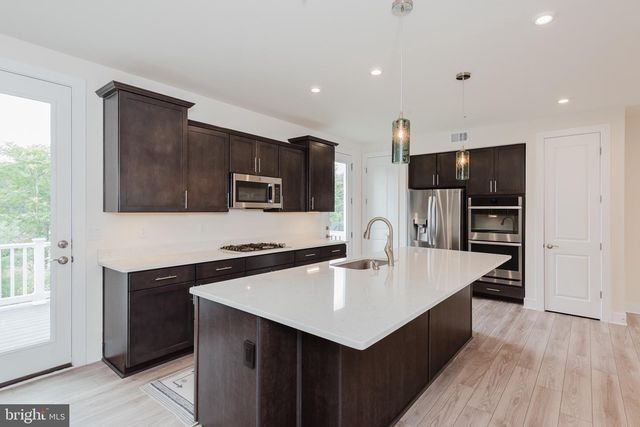 8375 AMBER BEACON CIR, Millersville, MD 21108