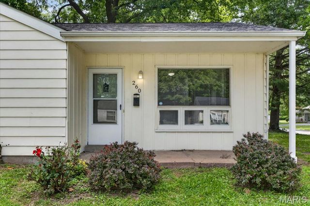 260 Brackleigh, Florissant, MO 63031