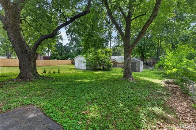 260 Brackleigh, Florissant, MO 63031