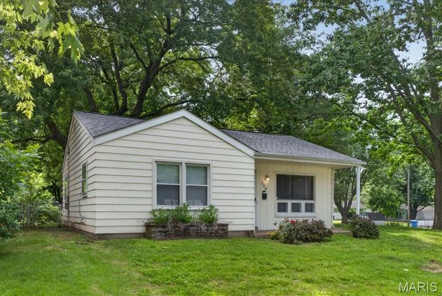 260 Brackleigh, Florissant, MO 63031