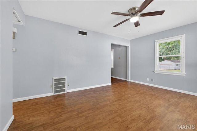 260 Brackleigh, Florissant, MO 63031