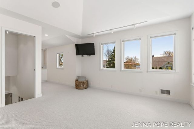 17554 Grand River Avenue, Ferrysburg City, MI 49456