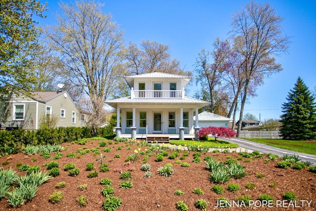 17554 Grand River Avenue, Ferrysburg City, MI 49456