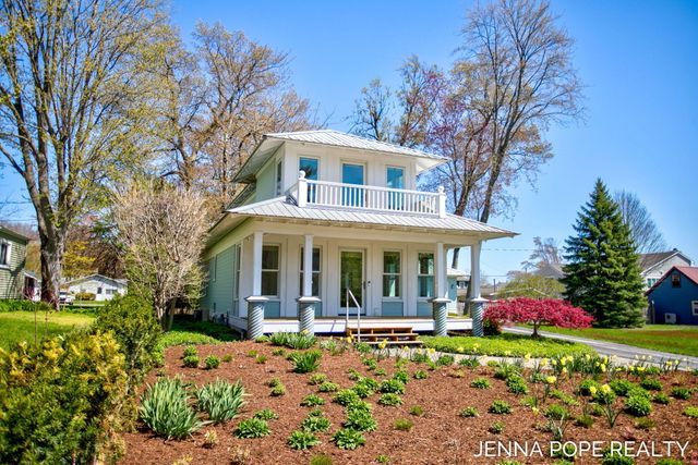 17554 Grand River Avenue, Ferrysburg City, MI 49456