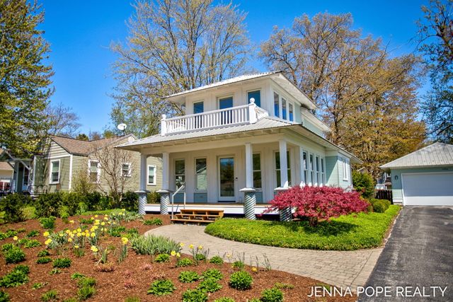 17554 Grand River Avenue, Ferrysburg City, MI 49456