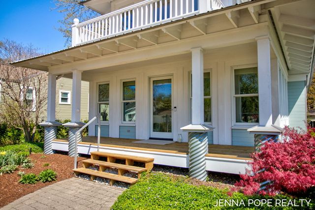 17554 Grand River Avenue, Ferrysburg City, MI 49456