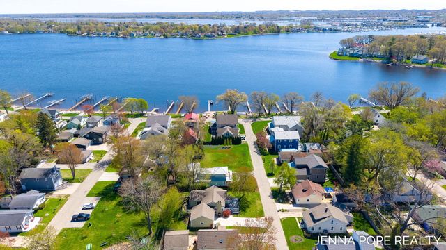 17554 Grand River Avenue, Ferrysburg City, MI 49456