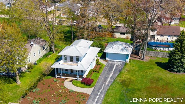 17554 Grand River Avenue, Ferrysburg City, MI 49456