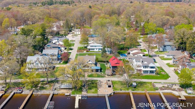 17554 Grand River Avenue, Ferrysburg City, MI 49456