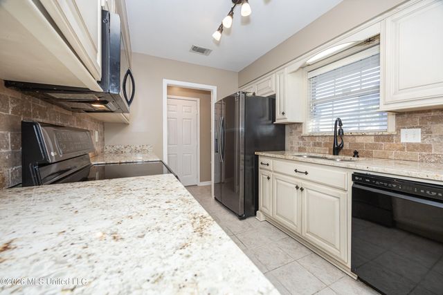 760 S Whitney Drive, Biloxi, MS 39532