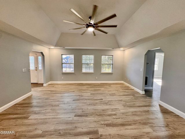 913 Columbine Lea, Sevierville, TN 37862