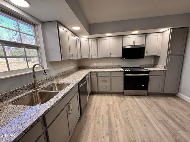 913 Columbine Lea, Sevierville, TN 37862