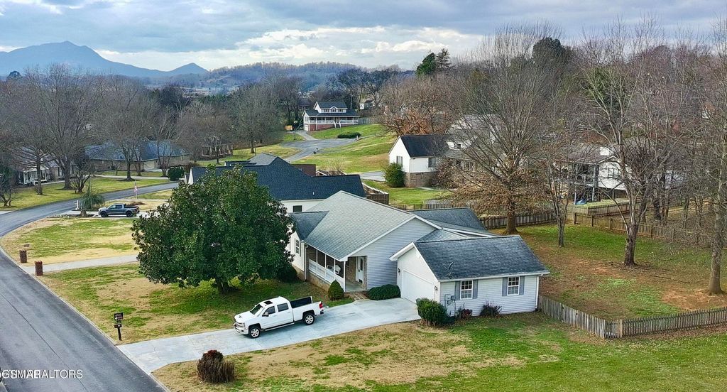913 Columbine Lea, Sevierville, TN 37862