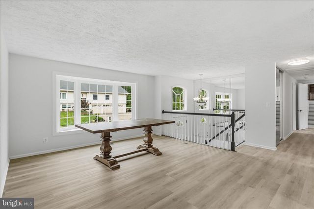 12821 PINECREST RD, Herndon, VA 20171