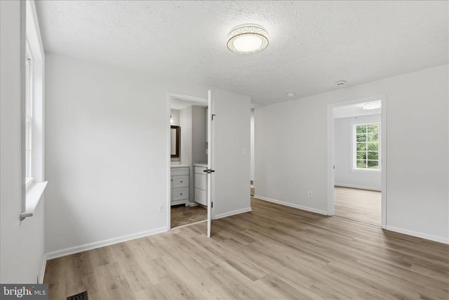 12821 PINECREST RD, Herndon, VA 20171