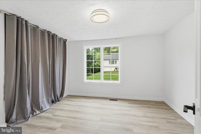 12821 PINECREST RD, Herndon, VA 20171