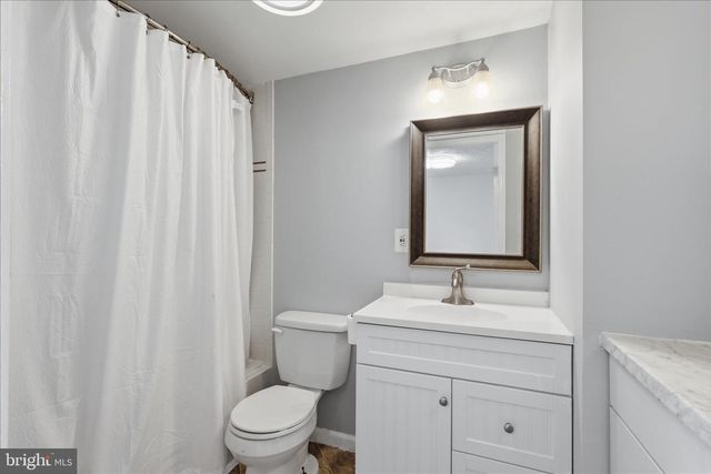 12821 PINECREST RD, Herndon, VA 20171