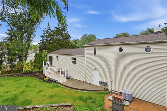 12821 PINECREST RD, Herndon, VA 20171