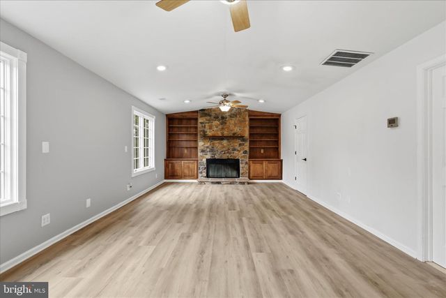 12821 PINECREST RD, Herndon, VA 20171